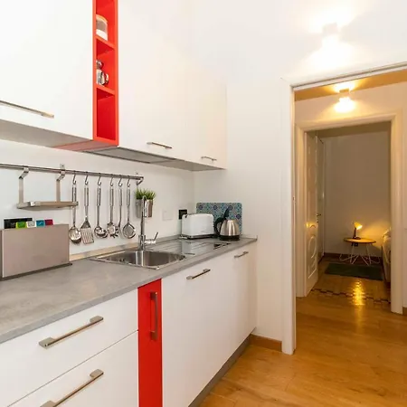 Apartment Book Now! Apt X4 A Few Steps From Valentino's Park *