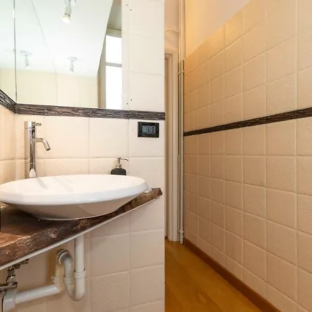 Book Now! Apt X4 A Few Steps From Valentino's Park